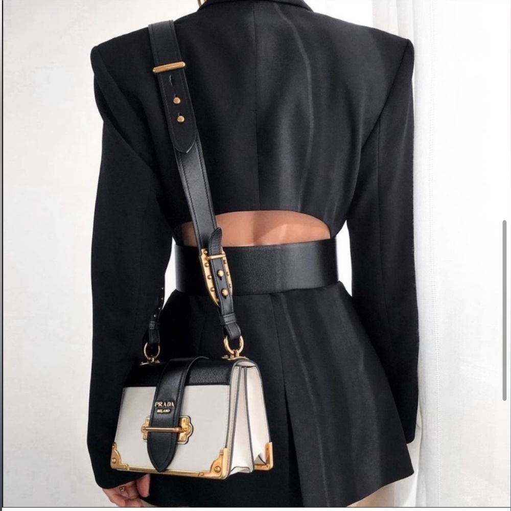 fitted blazer with back vent